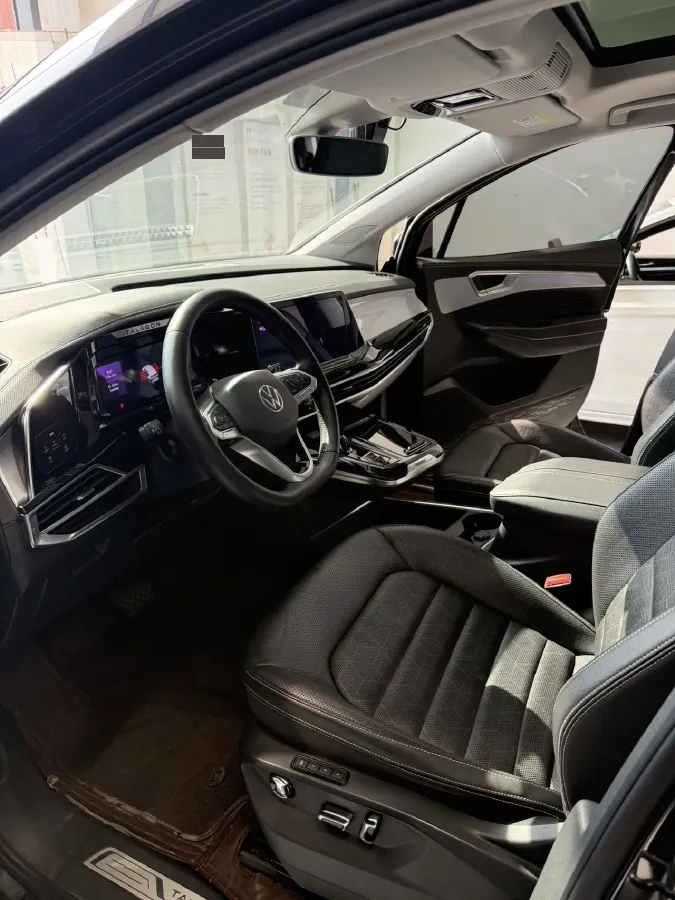 2022 Volkswagen Talagon 2.0T 220HP L4 7DCT,autocango,china used car exporter,china ev exporter,chinese used car exporter,chinese used ev exporter