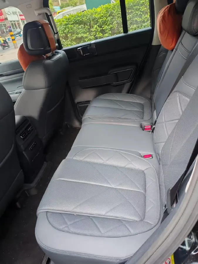 2025 FangChengBao Bao 5 1.5T 194HP L4 E-CVT PHEV 31.8KWH,autocango,china used car exporter,china ev exporter,chinese used car exporter,chinese used ev exporter