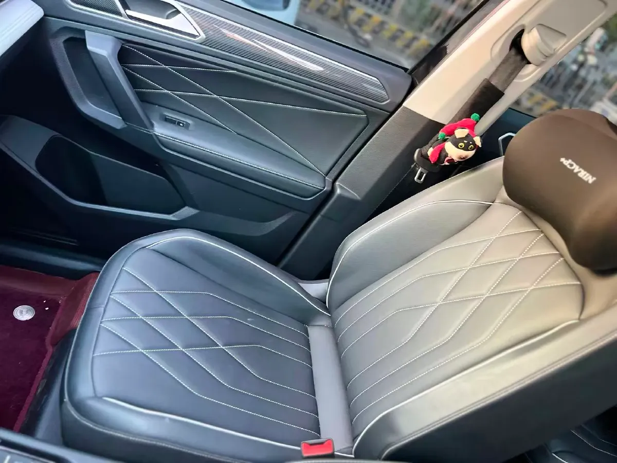 2024 Volkswagen Tiguan L 2.0T 186HP L4 7DCT,autocango,china used car exporter,china ev exporter,chinese used car exporter,chinese used ev exporter