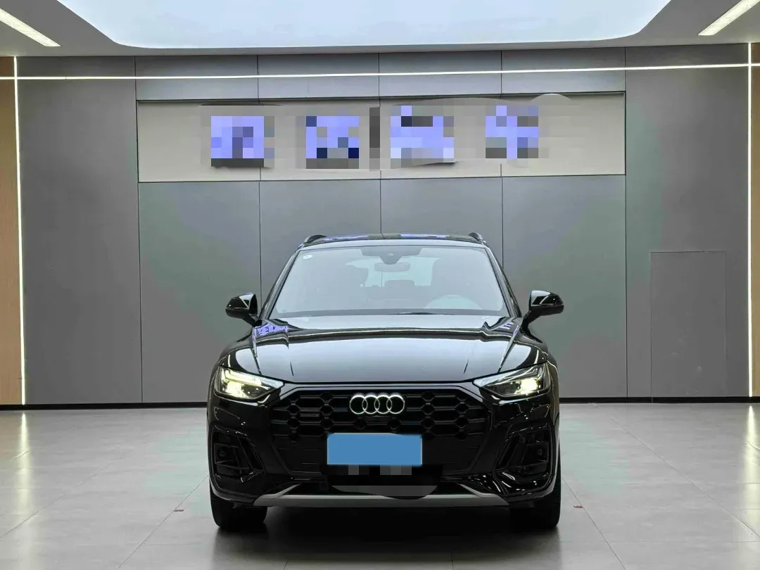 2025 Audi Q5L 2.0T 245HP L4 7DCT,autocango,china used car exporter,china ev exporter,chinese used car exporter,chinese used ev exporter