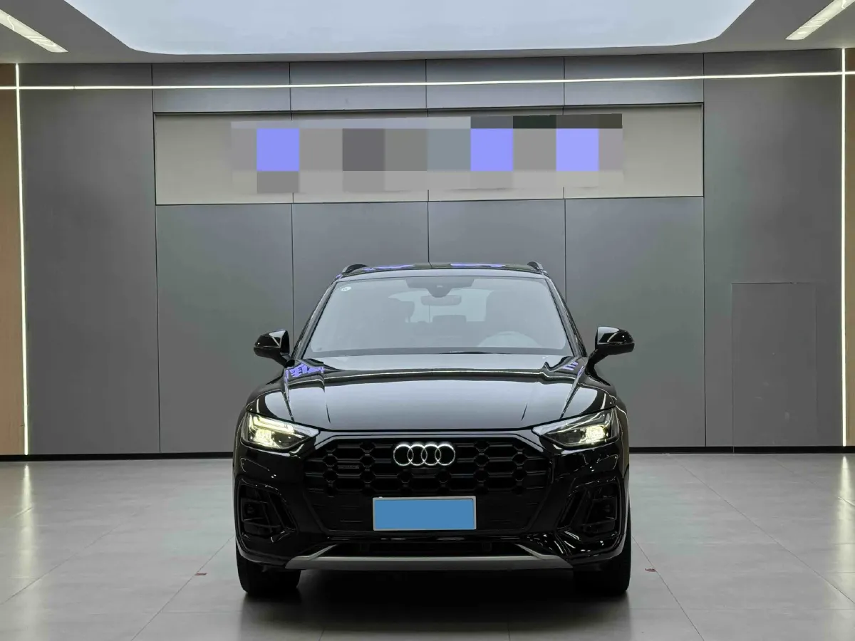 2025 Audi Q5L 2.0T 245HP L4 7DCT,autocango,china used car exporter,china ev exporter,chinese used car exporter,chinese used ev exporter