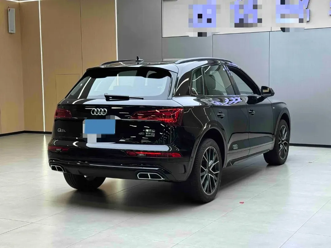 2025 Audi Q5L 2.0T 245HP L4 7DCT,autocango,china used car exporter,china ev exporter,chinese used car exporter,chinese used ev exporter
