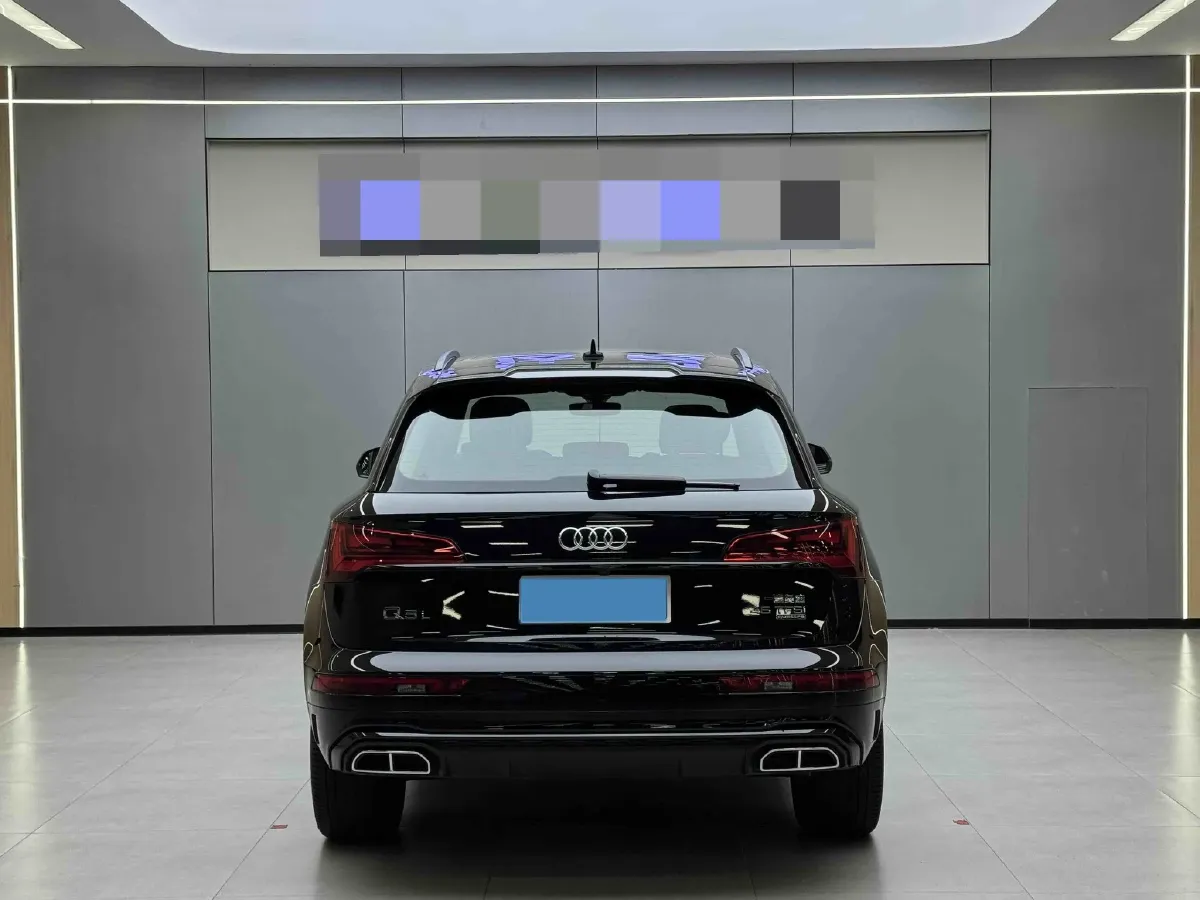 2025 Audi Q5L 2.0T 245HP L4 7DCT,autocango,china used car exporter,china ev exporter,chinese used car exporter,chinese used ev exporter