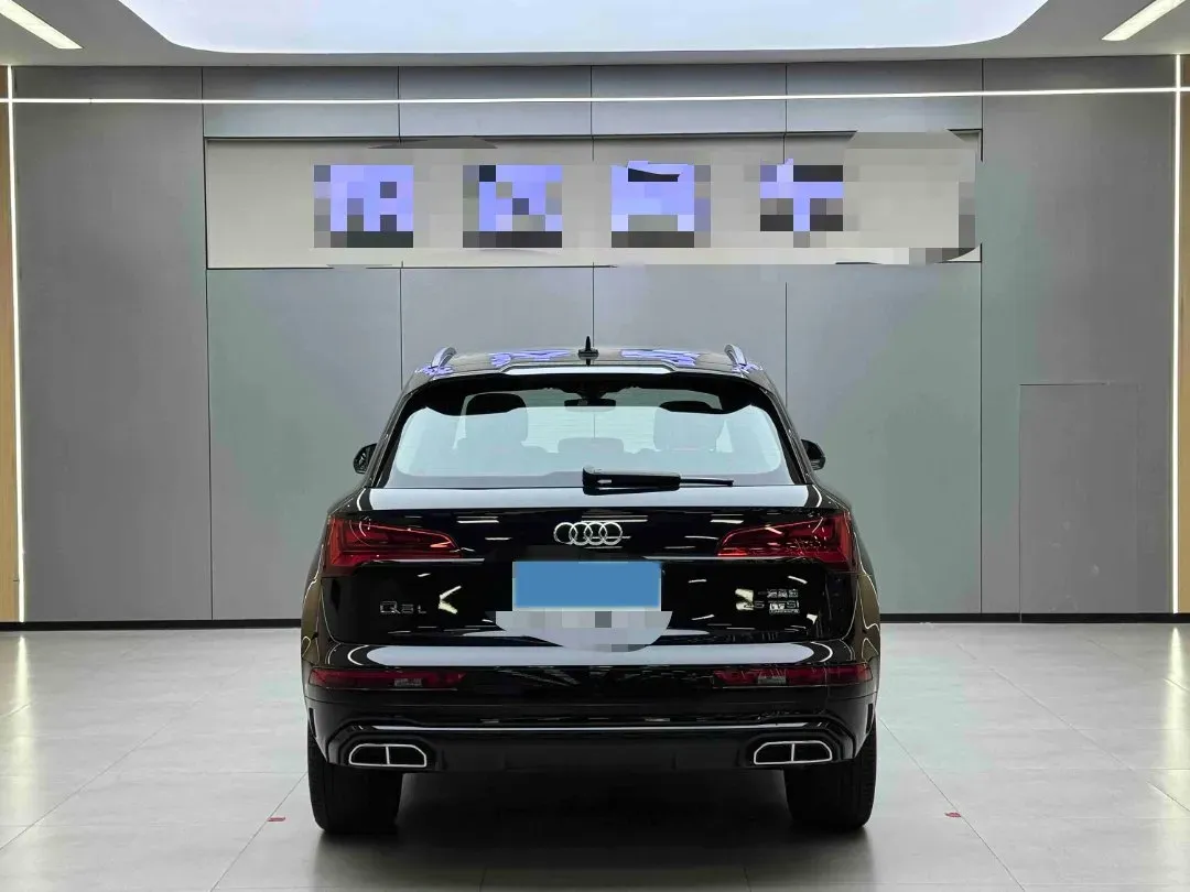 2025 Audi Q5L 2.0T 245HP L4 7DCT,autocango,china used car exporter,china ev exporter,chinese used car exporter,chinese used ev exporter