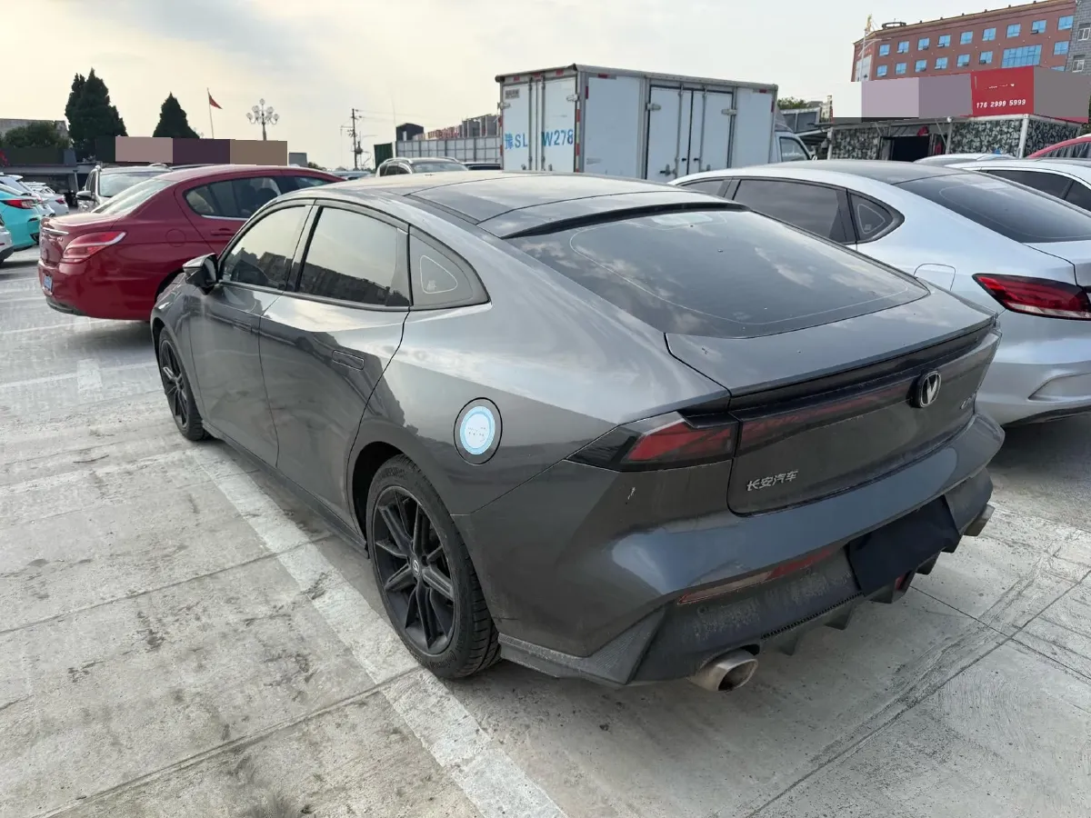 2022 ChangAn UNI-V 1.5T 188HP L4 7DCT,autocango,china used car exporter,china ev exporter,chinese used car exporter,chinese used ev exporter