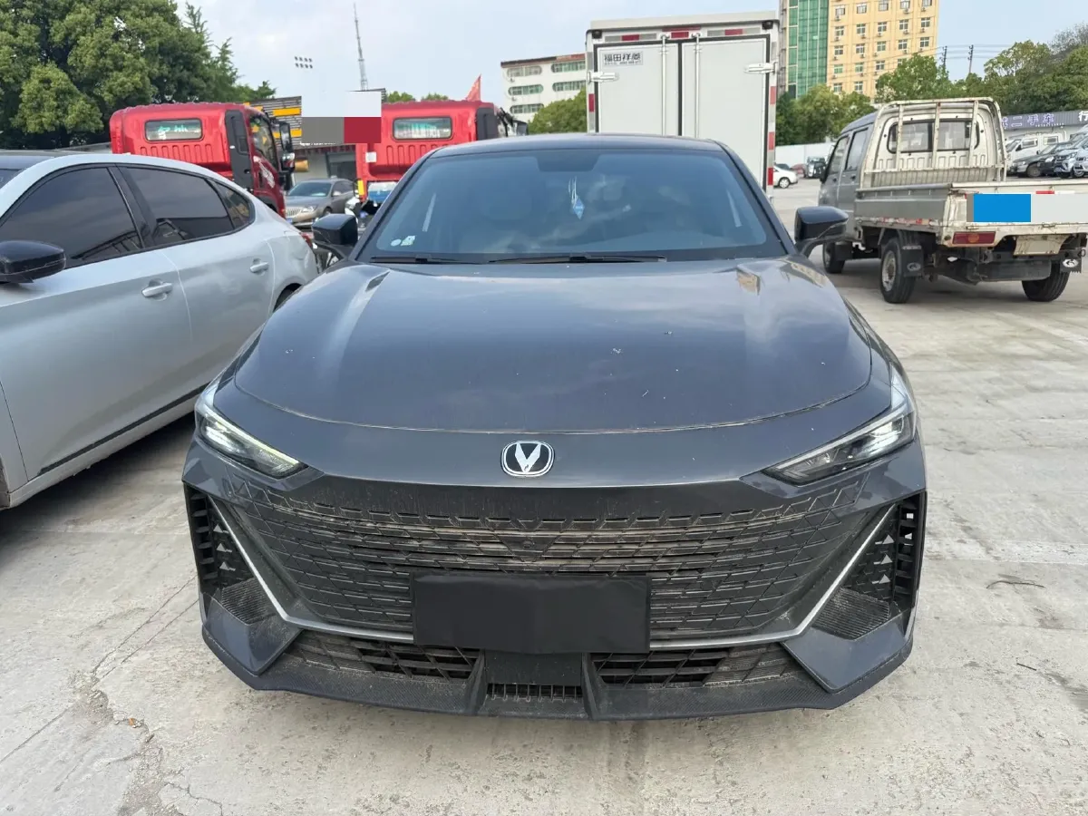 2022 ChangAn UNI-V 1.5T 188HP L4 7DCT,autocango,china used car exporter,china ev exporter,chinese used car exporter,chinese used ev exporter