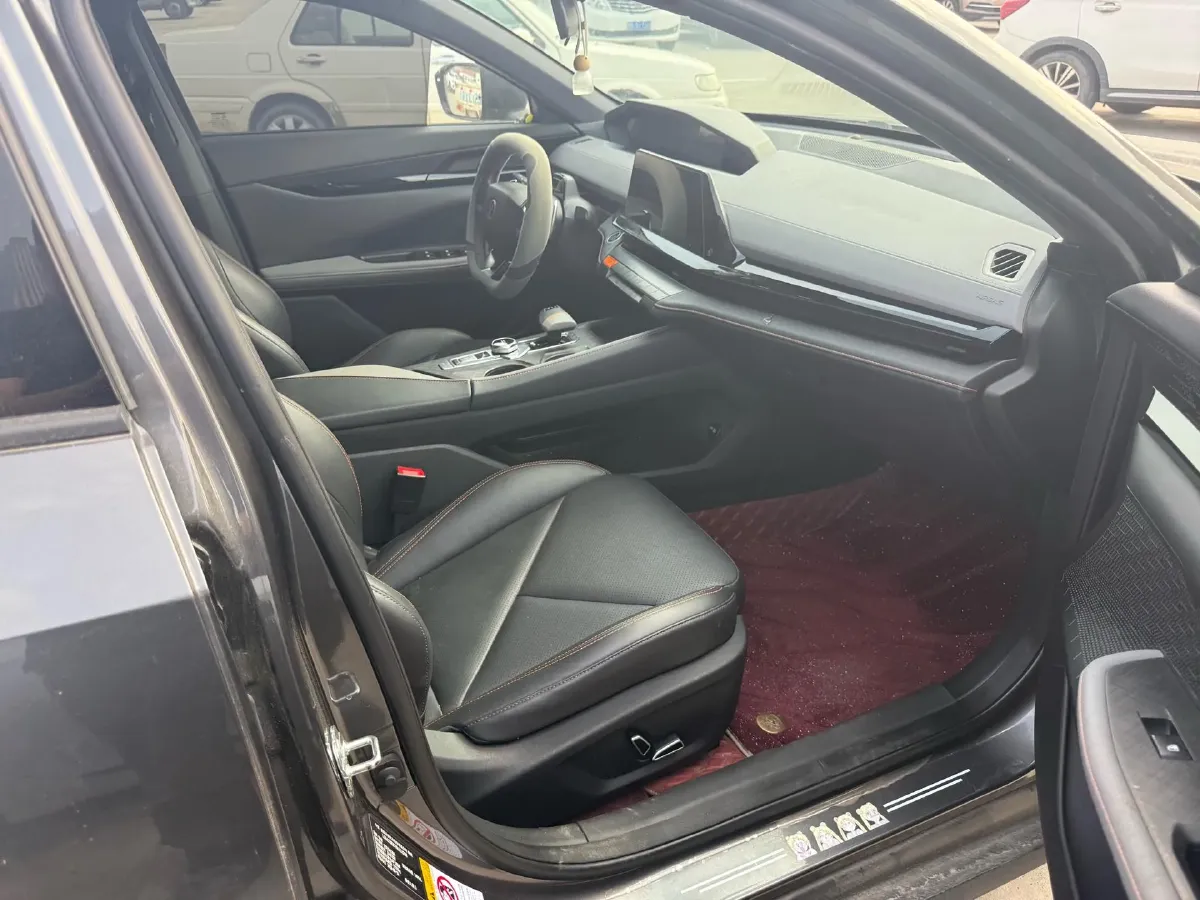 2022 ChangAn UNI-V 1.5T 188HP L4 7DCT,autocango,china used car exporter,china ev exporter,chinese used car exporter,chinese used ev exporter