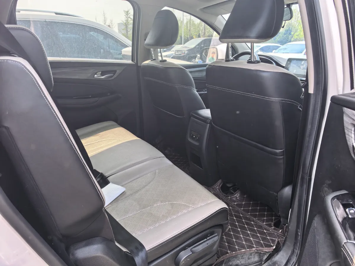 2019 BaoJun 730 1.5T 151HP L4 CVT,autocango,china used car exporter,china ev exporter,chinese used car exporter,chinese used ev exporter