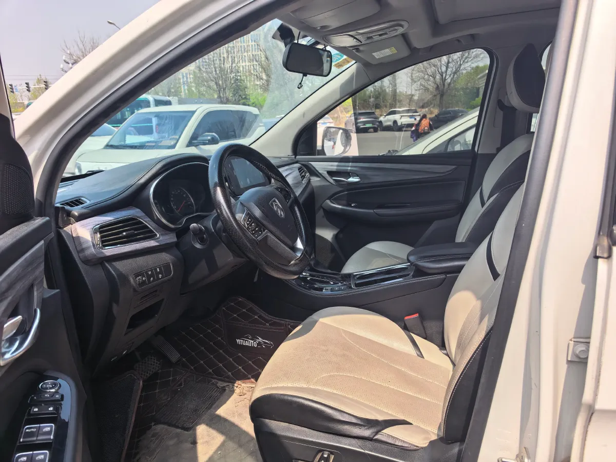 2019 BaoJun 730 1.5T 151HP L4 CVT,autocango,china used car exporter,china ev exporter,chinese used car exporter,chinese used ev exporter