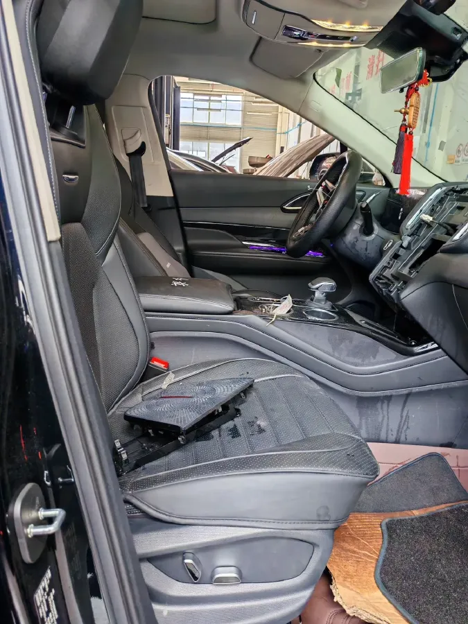 2024 HongQi HS3 1.5T 169HP L4 7DCT,autocango,china used car exporter,china ev exporter,chinese used car exporter,chinese used ev exporter