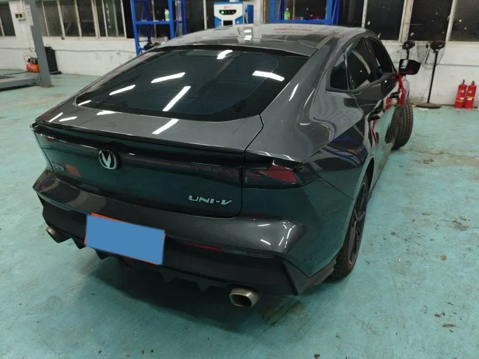 2022 ChangAn UNI-V 1.5T 188HP L4 7DCT,autocango,china used car exporter,china ev exporter,chinese used car exporter,chinese used ev exporter