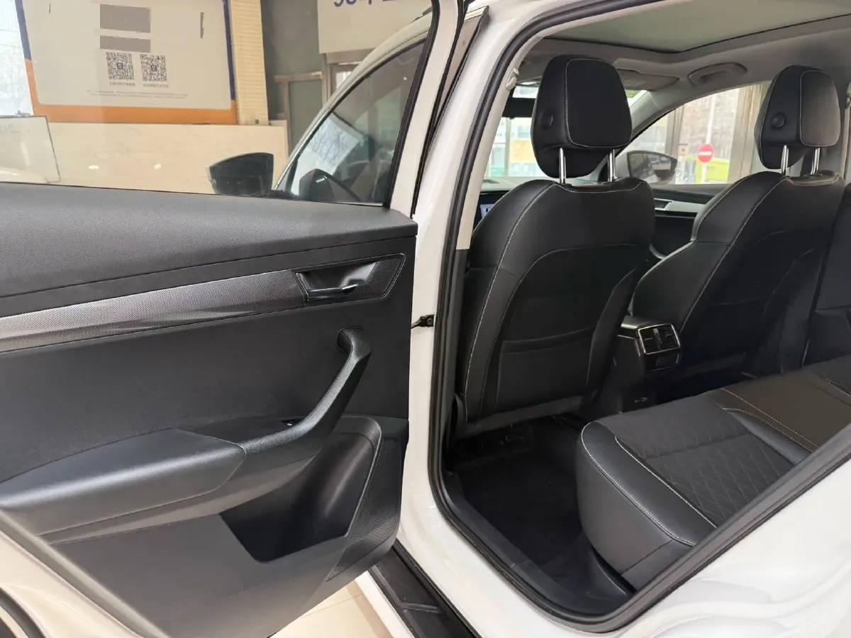 2021 Skoda Karoq 1.4T 150HP L4 7DCT,autocango,china used car exporter,china ev exporter,chinese used car exporter,chinese used ev exporter