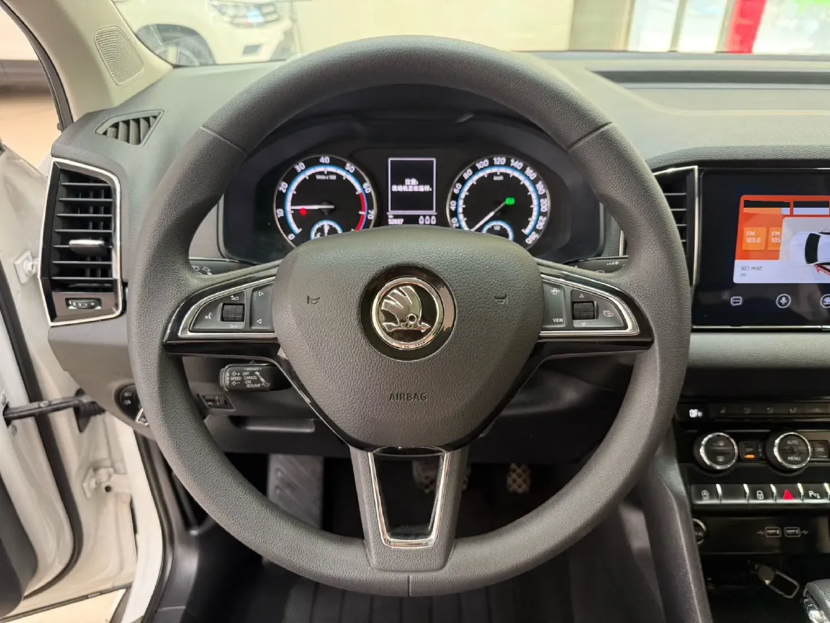 2021 Skoda Karoq 1.4T 150HP L4 7DCT,autocango,china used car exporter,china ev exporter,chinese used car exporter,chinese used ev exporter