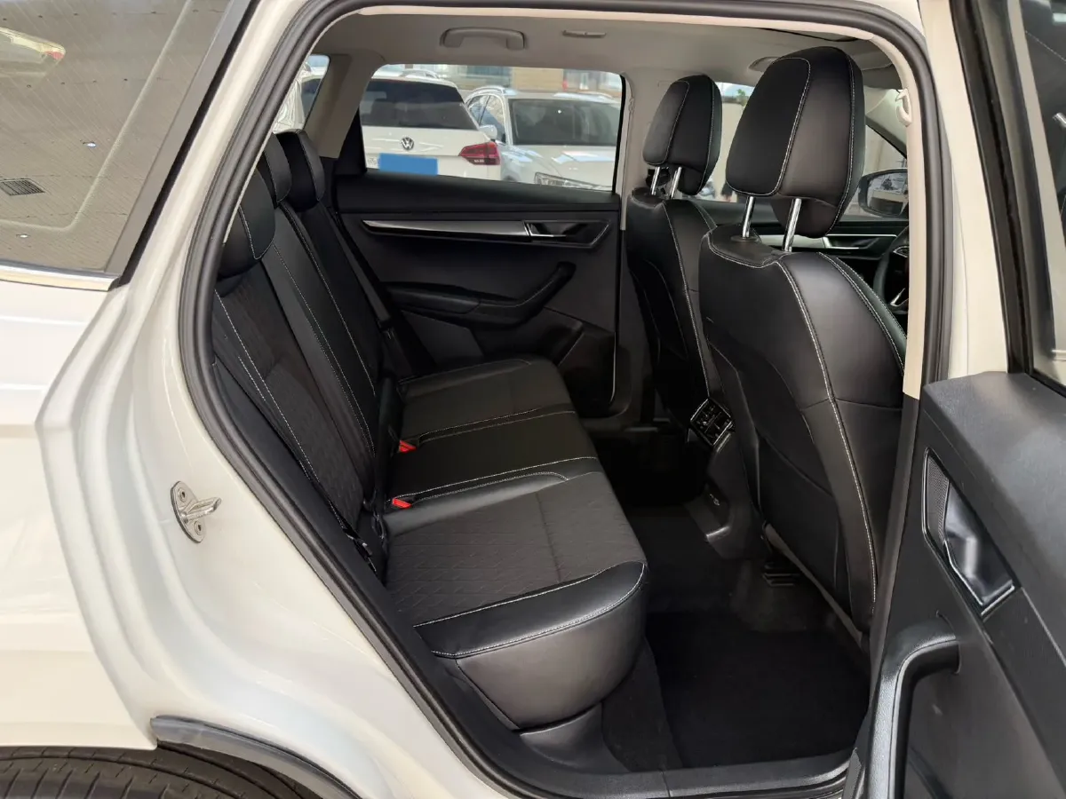 2021 Skoda Karoq 1.4T 150HP L4 7DCT,autocango,china used car exporter,china ev exporter,chinese used car exporter,chinese used ev exporter