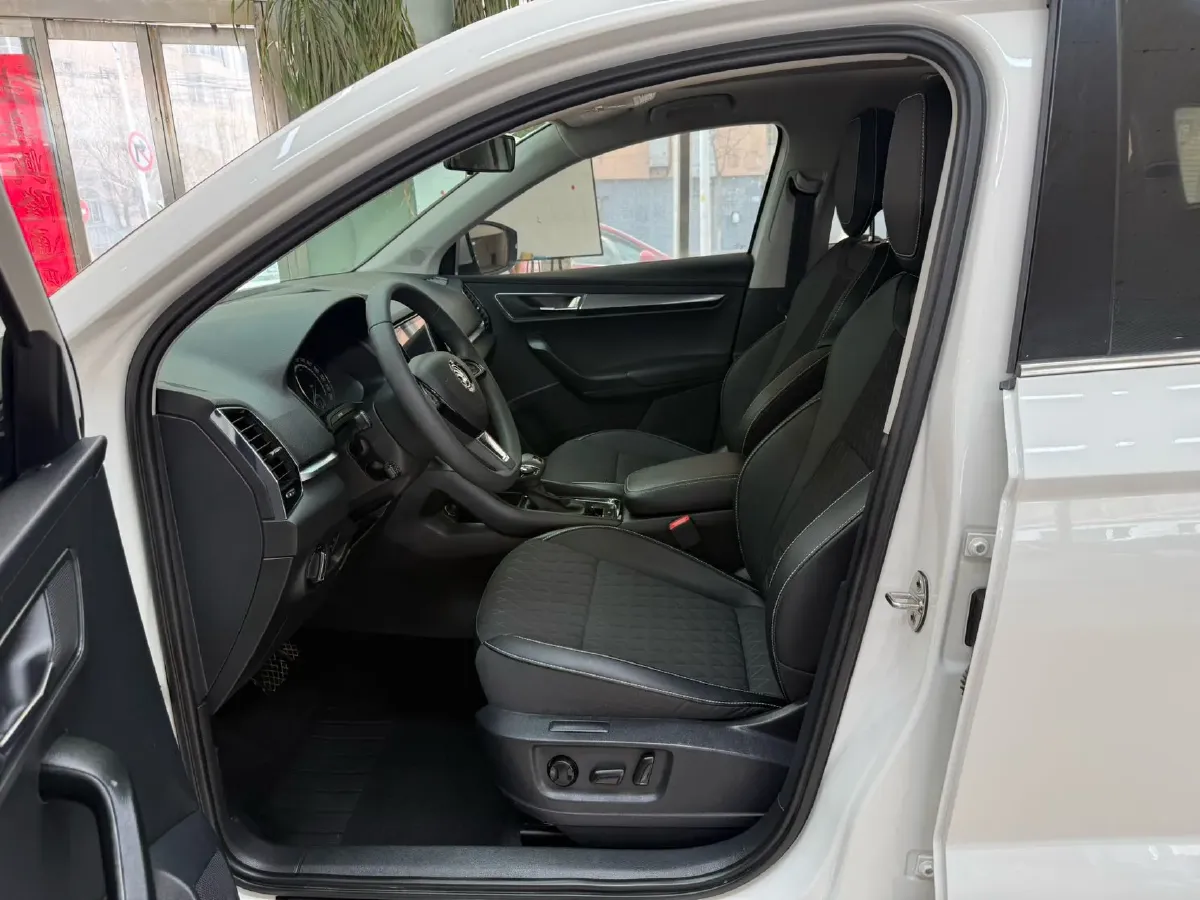 2021 Skoda Karoq 1.4T 150HP L4 7DCT,autocango,china used car exporter,china ev exporter,chinese used car exporter,chinese used ev exporter