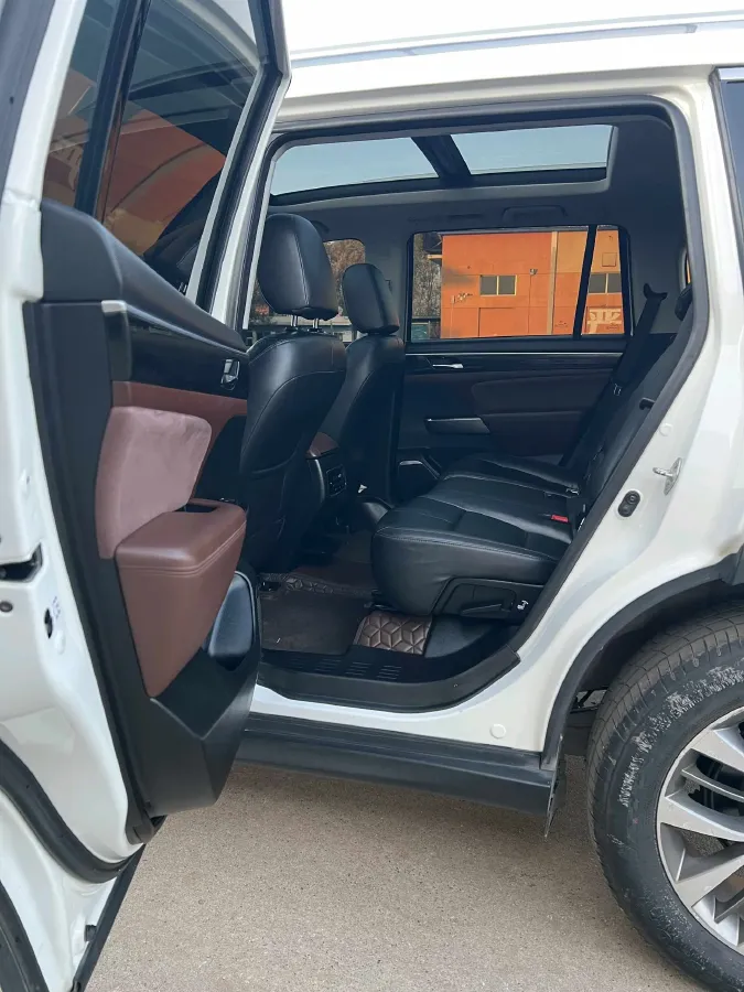 2017 GAC Trumpchi GS8 2.0T 201HP L4 6AT,autocango,china used car exporter,china ev exporter,chinese used car exporter,chinese used ev exporter