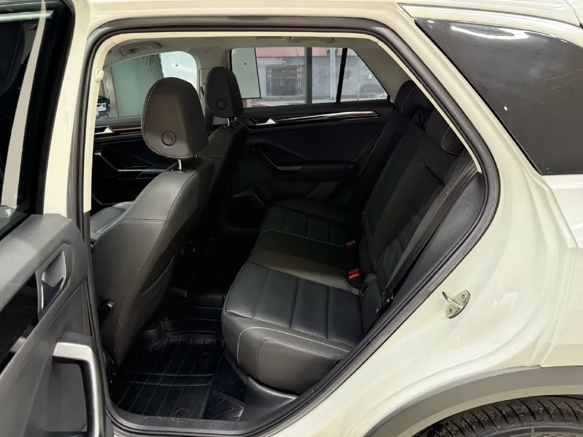 2021 Volkswagen T-Roc 1.4T 150HP L4 7DCT,autocango,china used car exporter,china ev exporter,chinese used car exporter,chinese used ev exporter