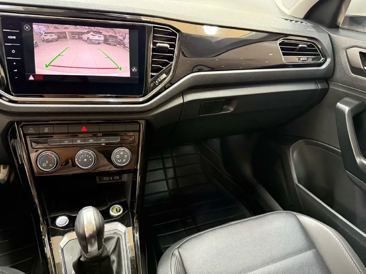 2021 Volkswagen T-Roc 1.4T 150HP L4 7DCT,autocango,china used car exporter,china ev exporter,chinese used car exporter,chinese used ev exporter