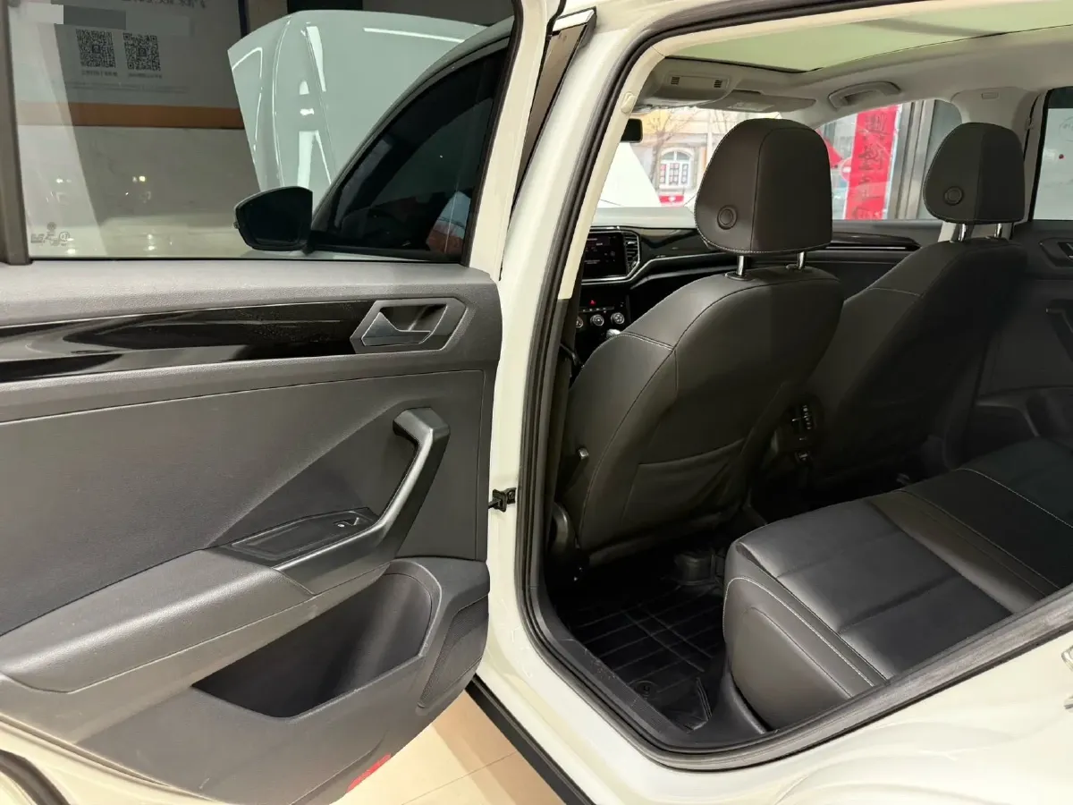 2021 Volkswagen T-Roc 1.4T 150HP L4 7DCT,autocango,china used car exporter,china ev exporter,chinese used car exporter,chinese used ev exporter