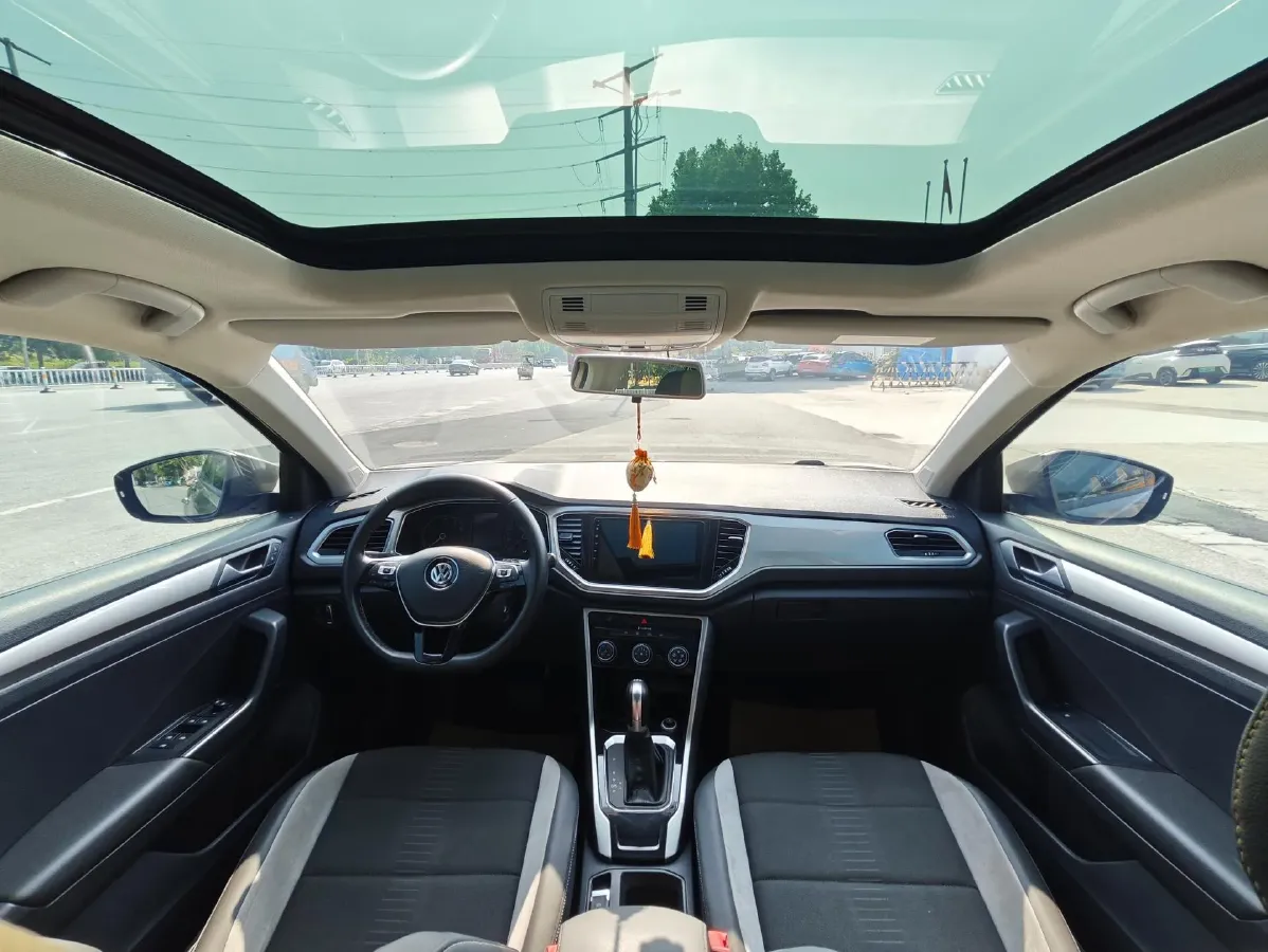 2019 Volkswagen T-Roc 1.4T 150HP L4 7DCT,autocango,china used car exporter,china ev exporter,chinese used car exporter,chinese used ev exporter