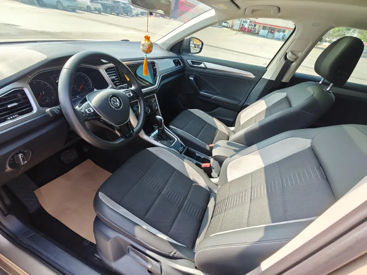 2019 Volkswagen T-Roc 1.4T 150HP L4 7DCT,autocango,china used car exporter,china ev exporter,chinese used car exporter,chinese used ev exporter