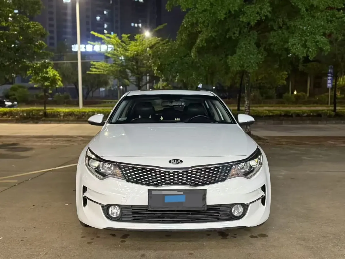 2017 Kia K5 2.0L 161HP L4 6AT,autocango,china used car exporter,china ev exporter,chinese used car exporter,chinese used ev exporter