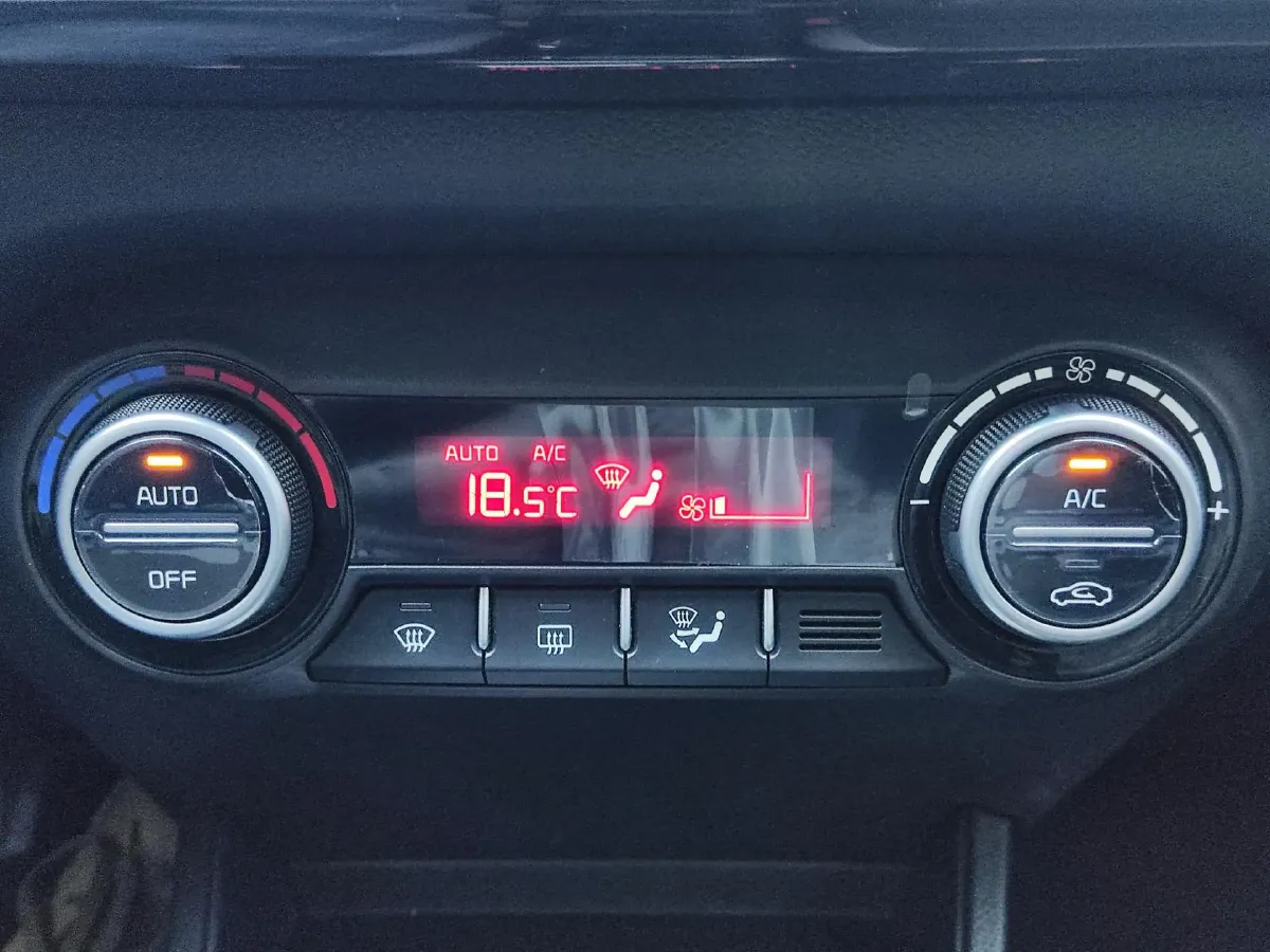 2021 Kia KX1 1.4L 100HP L4 6AT,autocango,china used car exporter,china ev exporter,chinese used car exporter,chinese used ev exporter