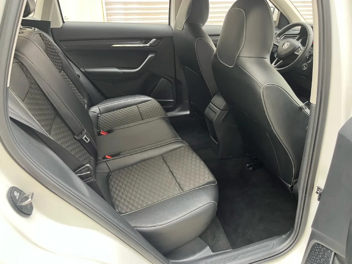 2020 Skoda Kamiq 1.5L 112HP L4 6AT,autocango,china used car exporter,china ev exporter,chinese used car exporter,chinese used ev exporter