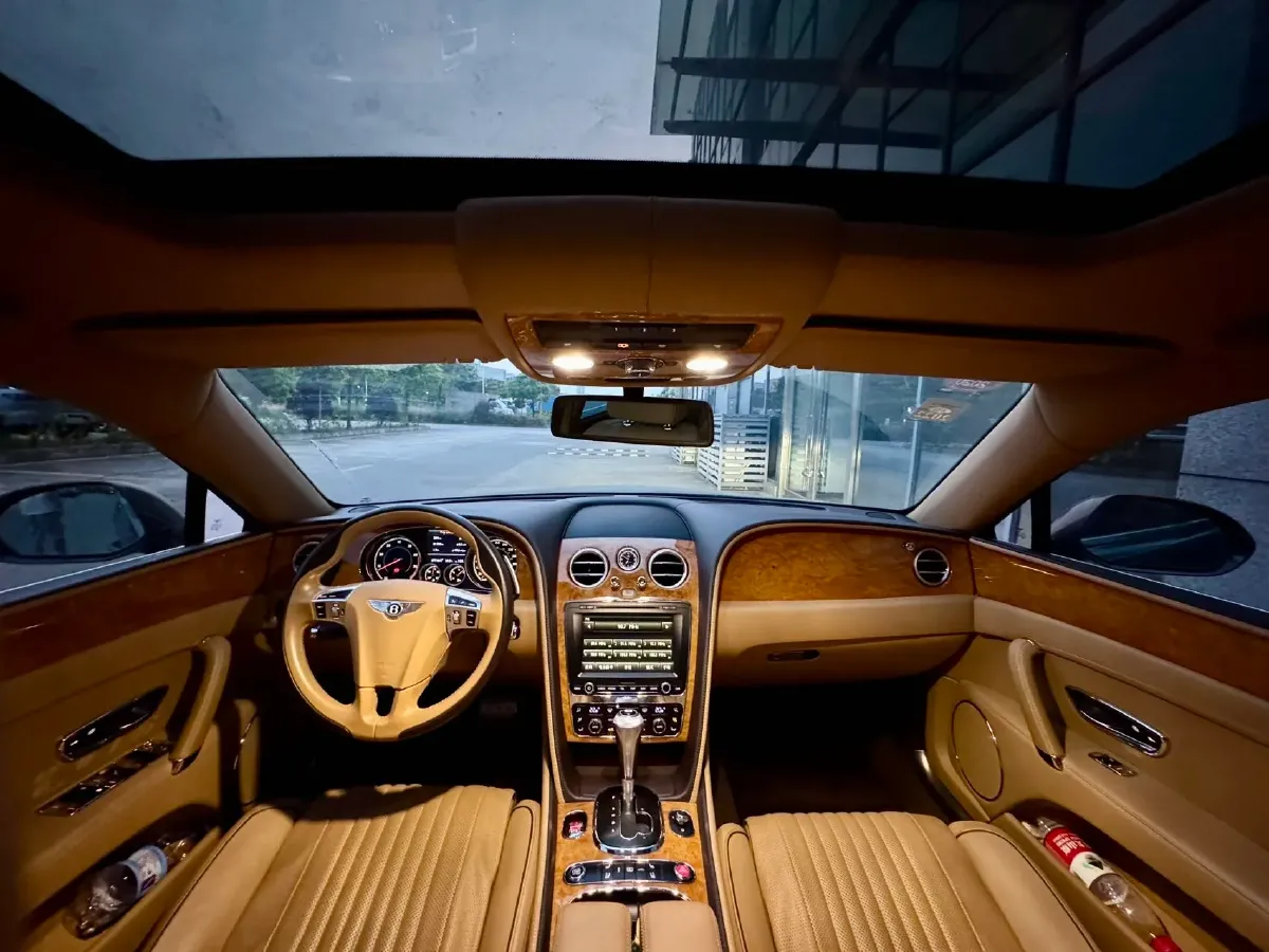 2017 Bentley Flying Spur 4.0T 528HP V8 8AT,autocango,china used car exporter,china ev exporter,chinese used car exporter,chinese used ev exporter