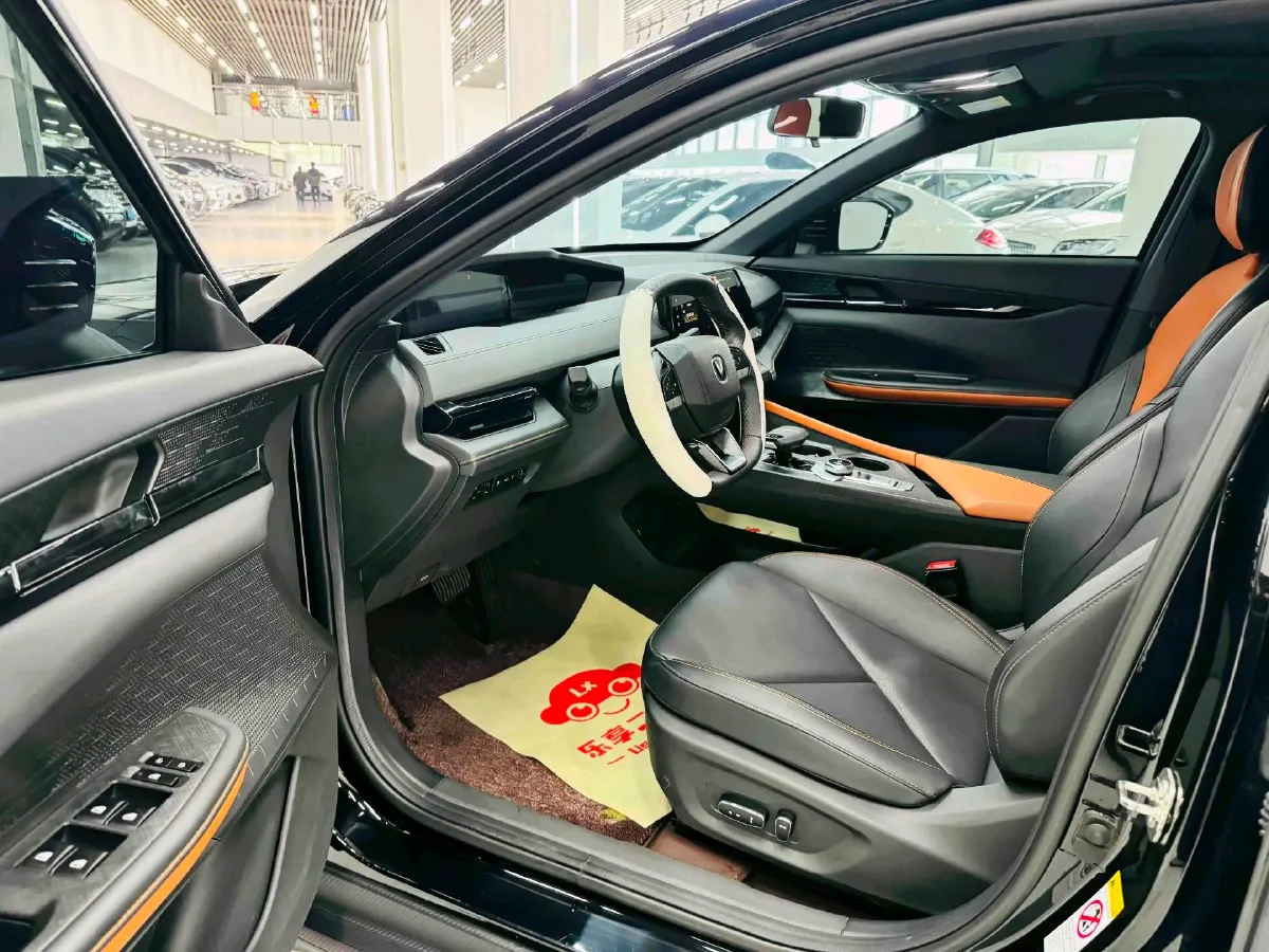 2023 ChangAn UNI-V iDD 1.5T 170HP L4 6TCT PHEV 18.4KWH,autocango,china used car exporter,china ev exporter,chinese used car exporter,chinese used ev exporter