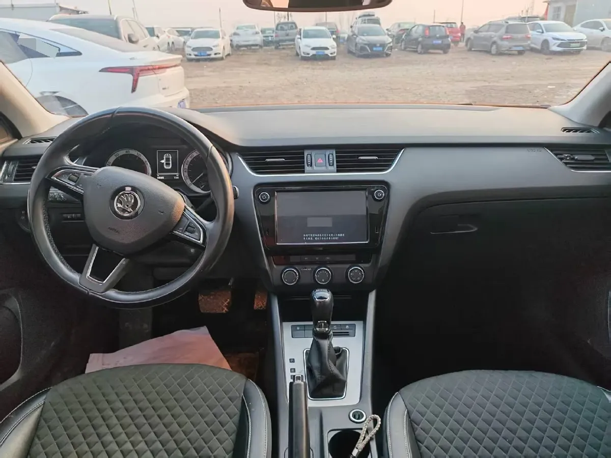 2018 Skoda Octavia 1.6L 110HP L4 6AT,autocango,china used car exporter,china ev exporter,chinese used car exporter,chinese used ev exporter