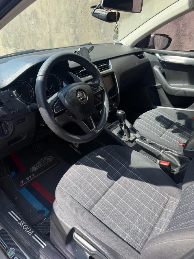 2019 Skoda Octavia 1.2T 116HP L4 7DCT,autocango,china used car exporter,china ev exporter,chinese used car exporter,chinese used ev exporter