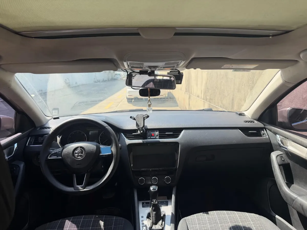 2019 Skoda Octavia 1.2T 116HP L4 7DCT,autocango,china used car exporter,china ev exporter,chinese used car exporter,chinese used ev exporter