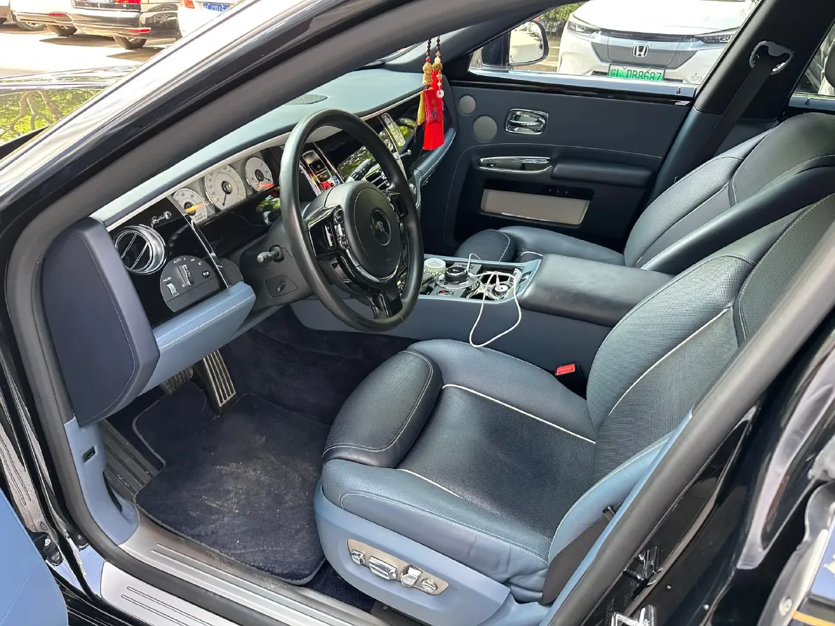 2015 Rolls-Royce Ghost 6.6T 571HP V12 8AT,autocango,china used car exporter,china ev exporter,chinese used car exporter,chinese used ev exporter