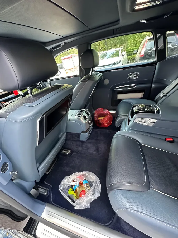 2015 Rolls-Royce Ghost 6.6T 571HP V12 8AT,autocango,china used car exporter,china ev exporter,chinese used car exporter,chinese used ev exporter