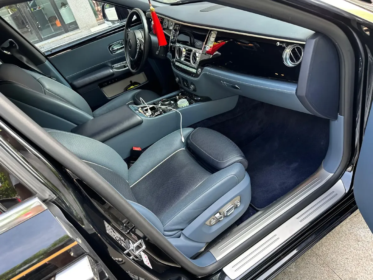 2015 Rolls-Royce Ghost 6.6T 571HP V12 8AT,autocango,china used car exporter,china ev exporter,chinese used car exporter,chinese used ev exporter