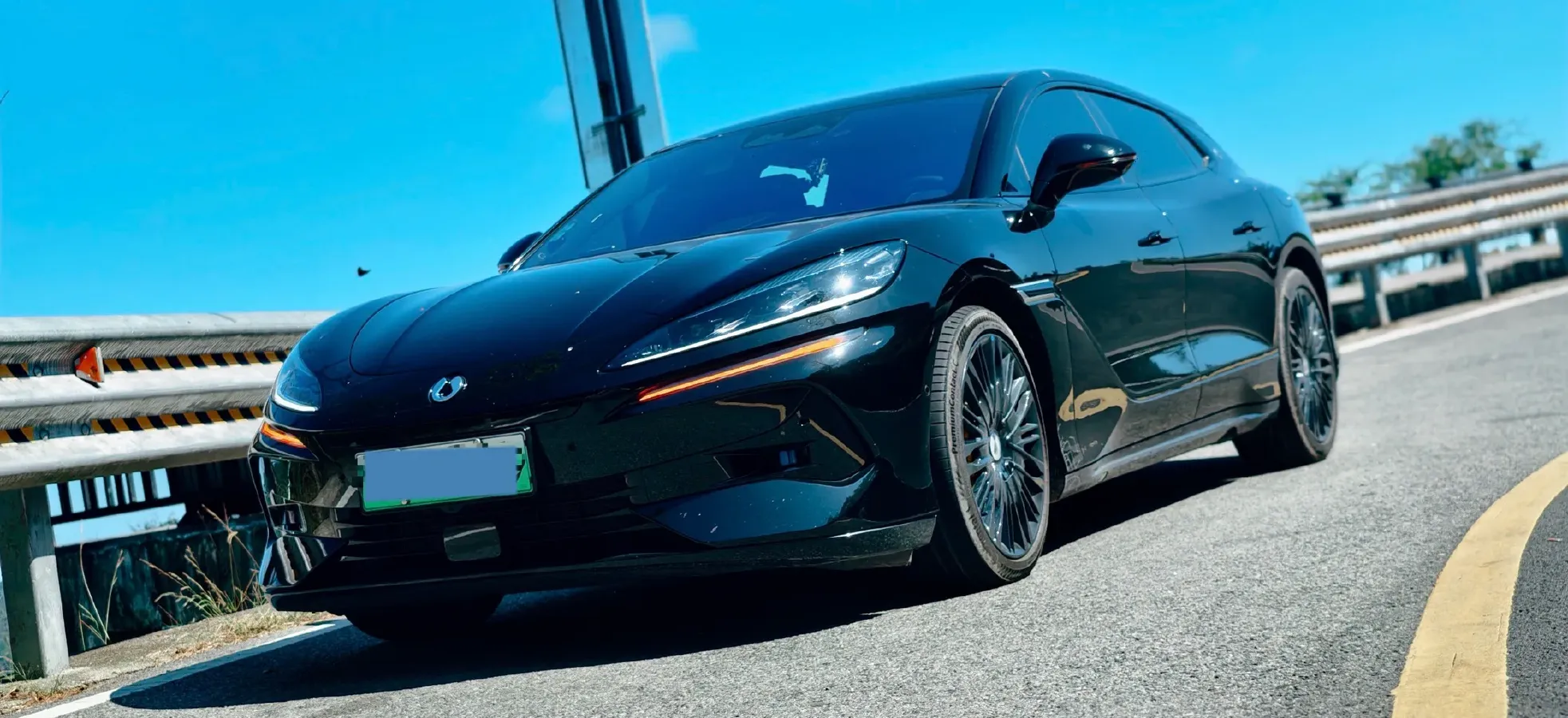 2024 Denza DenzaZ9GT 2.0T 207HP L4 E-CVT PHEV 38.5KWH,autocango,china used car exporter,china ev exporter,chinese used car exporter,chinese used ev exporter