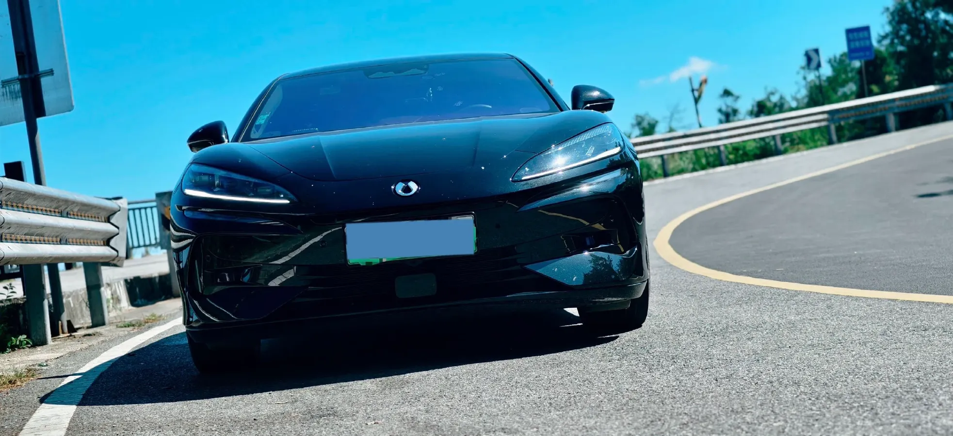 2024 Denza DenzaZ9GT 2.0T 207HP L4 E-CVT PHEV 38.5KWH,autocango,china used car exporter,china ev exporter,chinese used car exporter,chinese used ev exporter