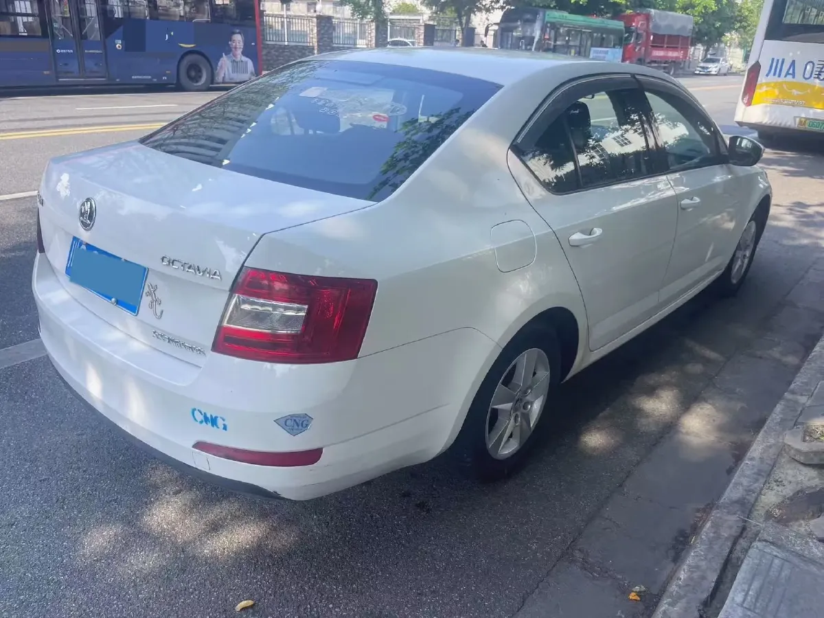 2017 Skoda Octavia 1.6L 110HP L4 5MT,autocango,china used car exporter,china ev exporter,chinese used car exporter,chinese used ev exporter
