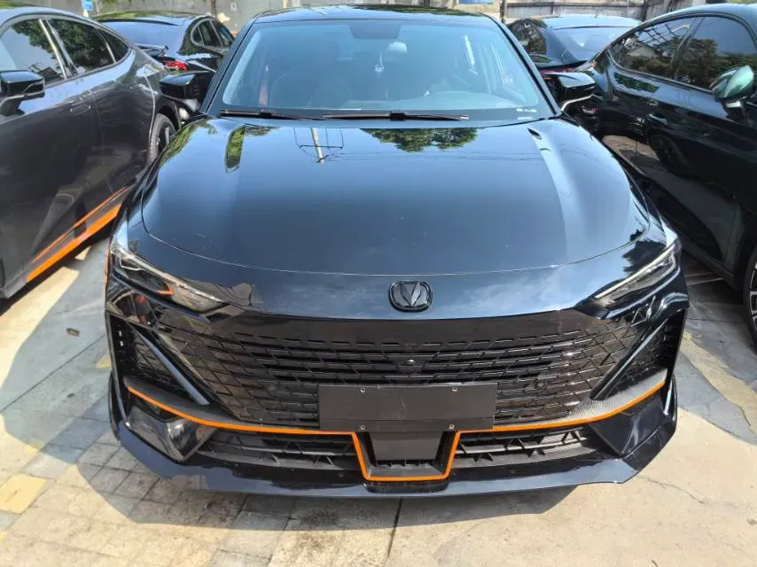 2022 ChangAn UNI-V 1.5T 188HP L4 7DCT,autocango,china used car exporter,china ev exporter,chinese used car exporter,chinese used ev exporter