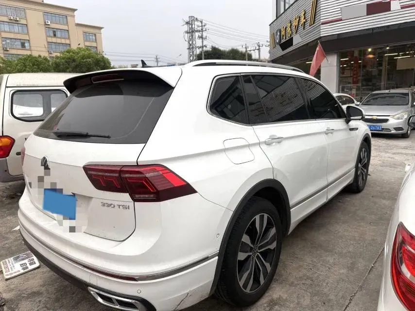 2024 Volkswagen Tiguan L 2.0T 186HP L4 7DCT,autocango,china used car exporter,china ev exporter,chinese used car exporter,chinese used ev exporter