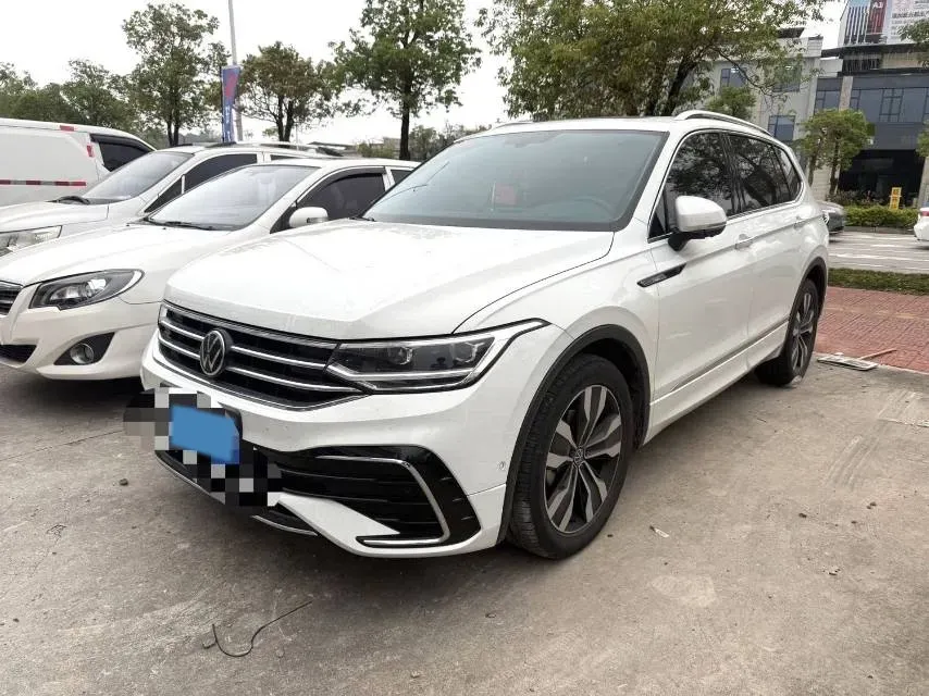 2024 Volkswagen Tiguan L 2.0T 186HP L4 7DCT,autocango,china used car exporter,china ev exporter,chinese used car exporter,chinese used ev exporter