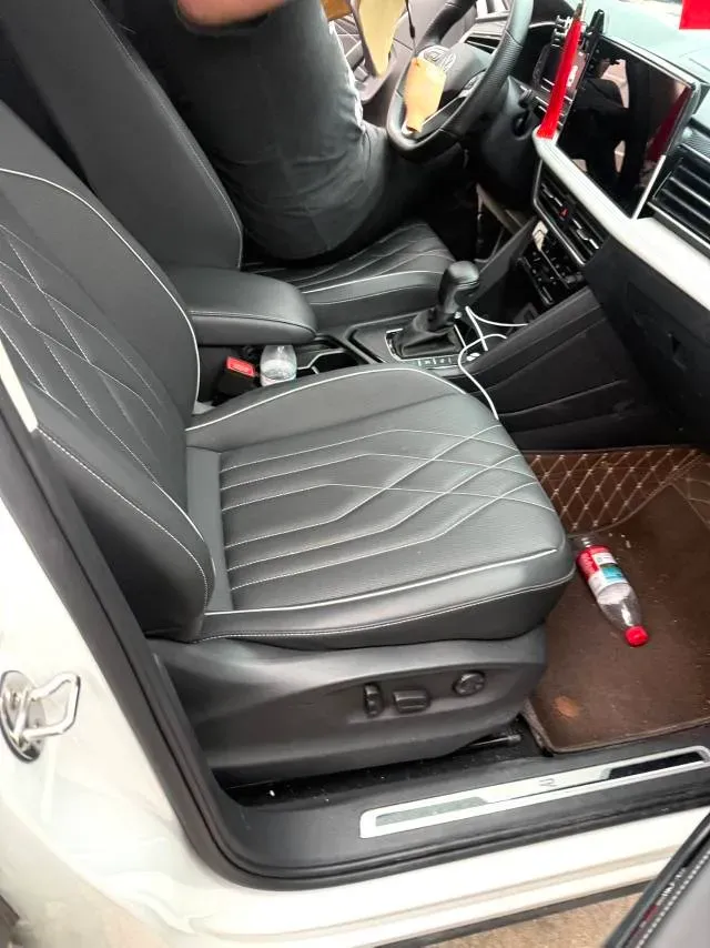 2024 Volkswagen Tiguan L 2.0T 186HP L4 7DCT,autocango,china used car exporter,china ev exporter,chinese used car exporter,chinese used ev exporter