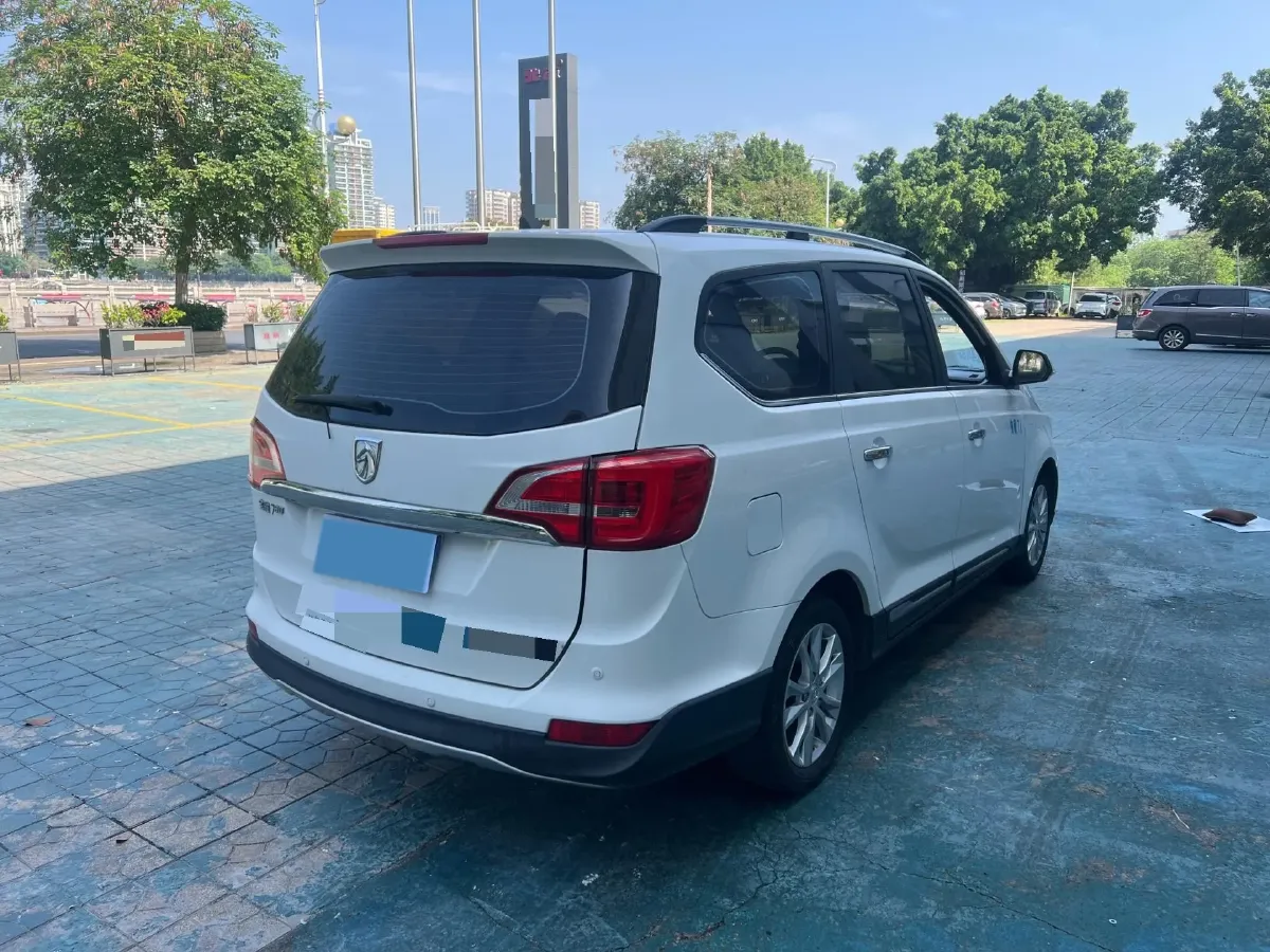 2016 BaoJun 560 1.5T 150HP L4 6MT,autocango,china used car exporter,china ev exporter,chinese used car exporter,chinese used ev exporter