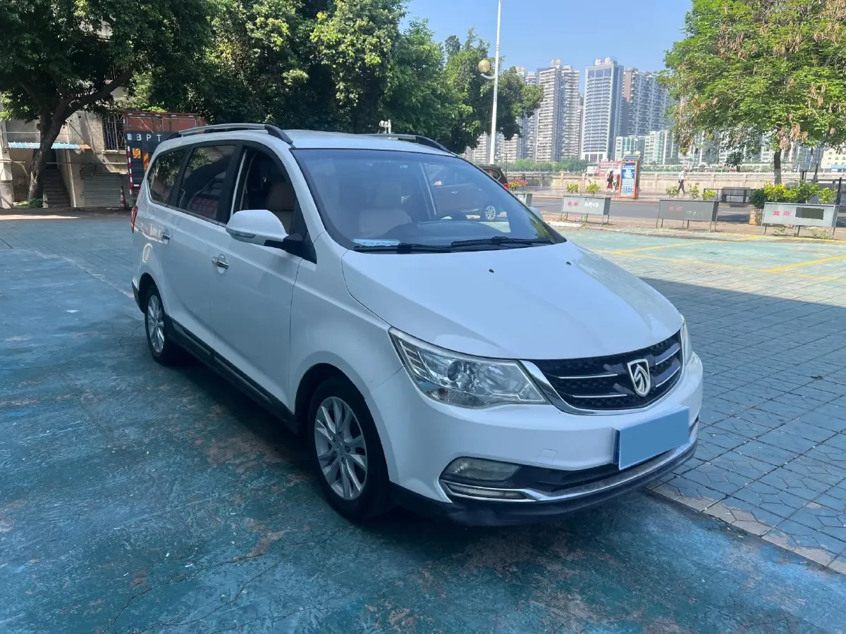 2016 BaoJun 560 1.5T 150HP L4 6MT,autocango,china used car exporter,china ev exporter,chinese used car exporter,chinese used ev exporter
