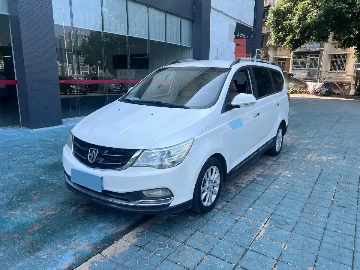 2016 BaoJun 560 1.5T 150HP L4 6MT,autocango,china used car exporter,china ev exporter,chinese used car exporter,chinese used ev exporter