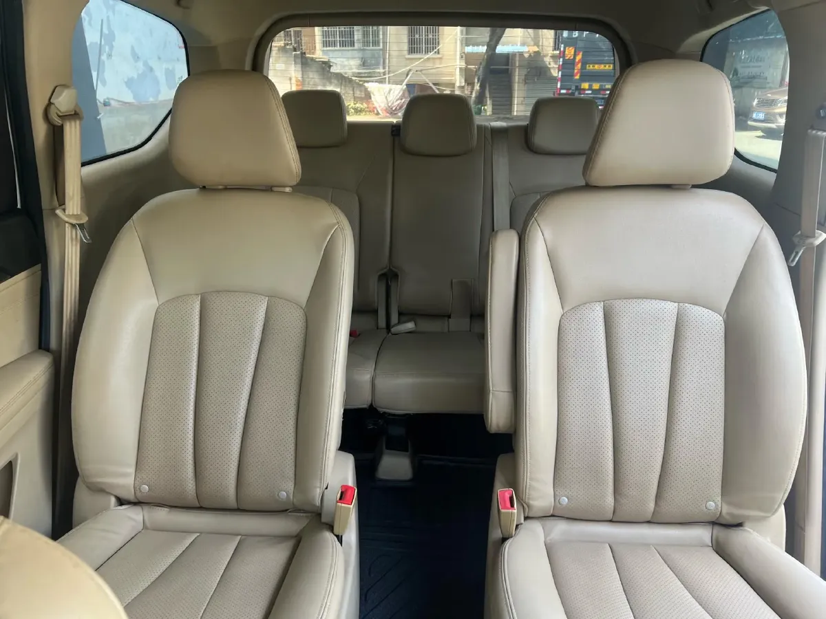 2016 BaoJun 560 1.5T 150HP L4 6MT,autocango,china used car exporter,china ev exporter,chinese used car exporter,chinese used ev exporter