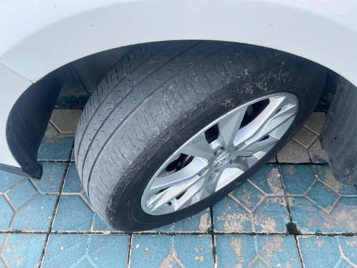 2016 BaoJun 560 1.5T 150HP L4 6MT,autocango,china used car exporter,china ev exporter,chinese used car exporter,chinese used ev exporter