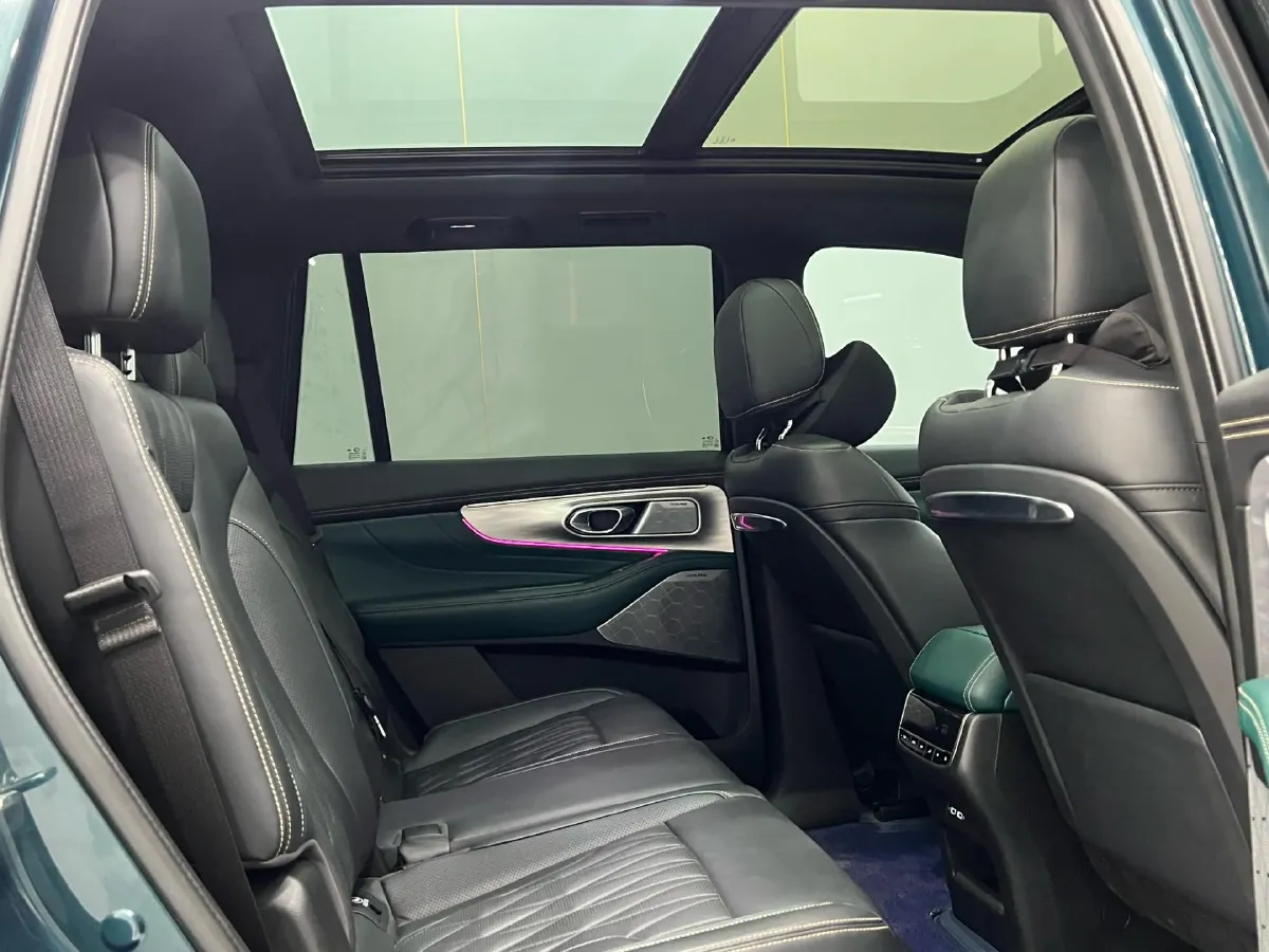 2022 GAC Trumpchi GS8 2.0T 252HP L4 8AT,autocango,china used car exporter,china ev exporter,chinese used car exporter,chinese used ev exporter