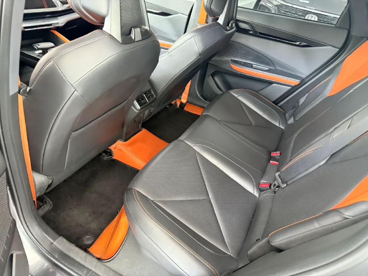 2022 ChangAn UNI-V 1.5T 188HP L4 7DCT,autocango,china used car exporter,china ev exporter,chinese used car exporter,chinese used ev exporter